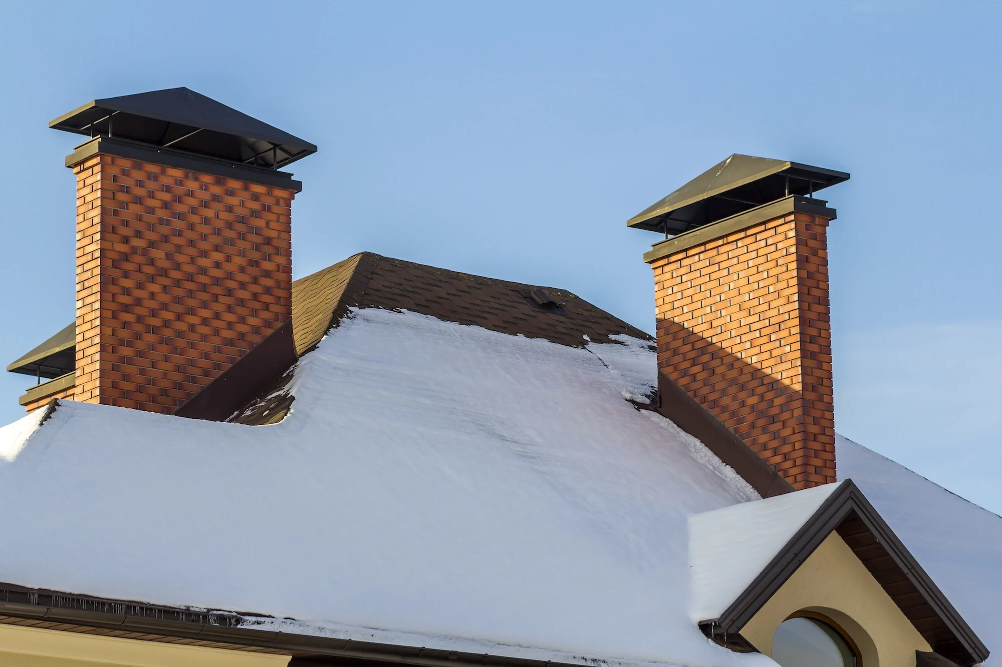 Is Your Roof Ready for Winter? Expert Tips to Ensure a Durable and Cozy Home